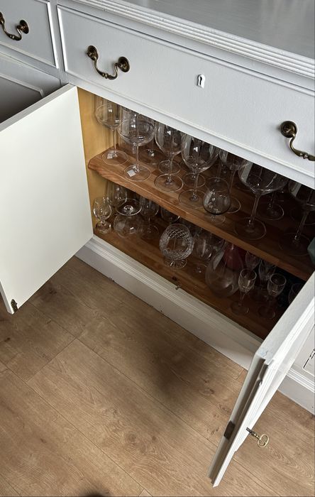 Móvel em madeira maçica