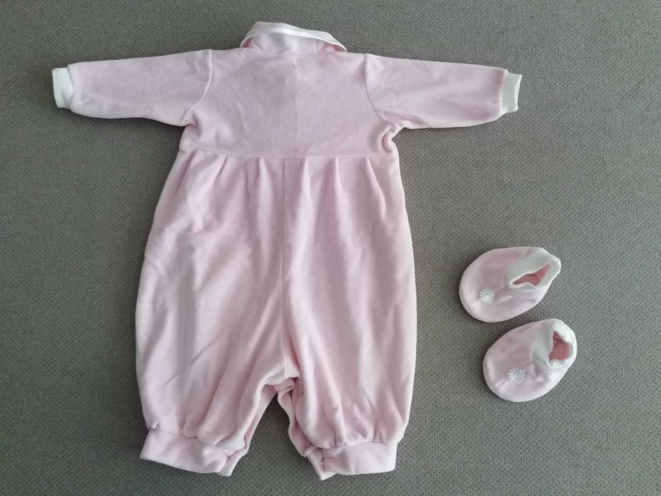 Pajacyk w rozm. 62 wraz z kapciuszkami - stan idealny