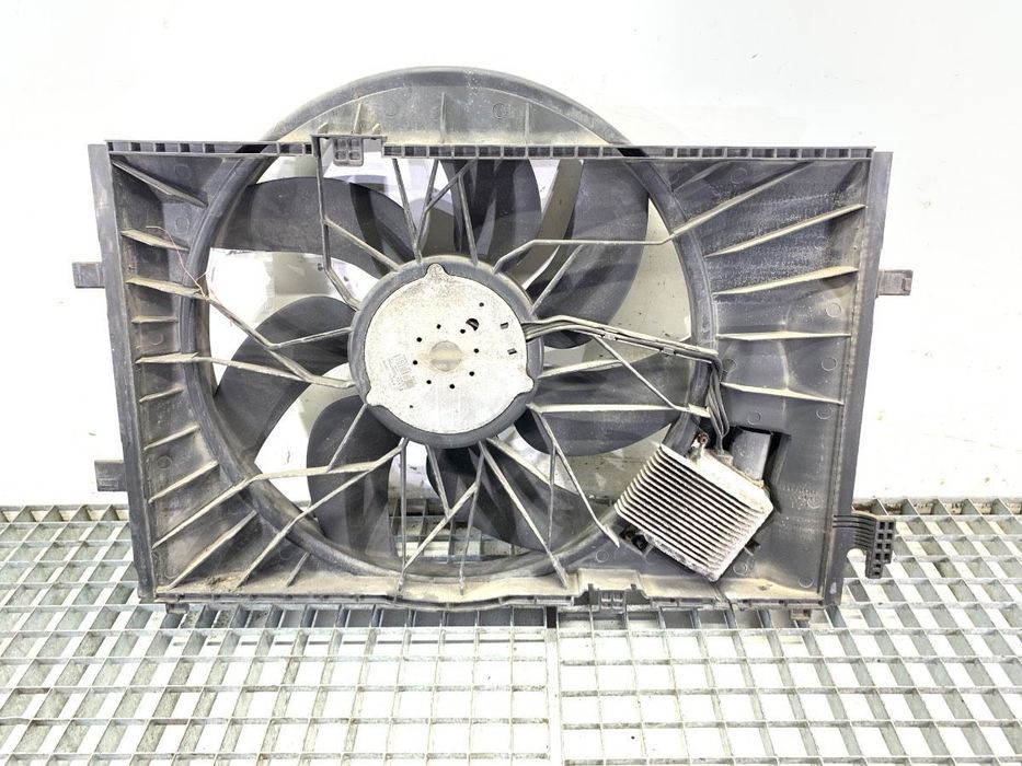 WENTYLATOR CHŁODNICY - 286.00 PLN - MERCEDES-BENZ KLASA C (W203) 2000 - 2007 C 220 CDI (203.006)