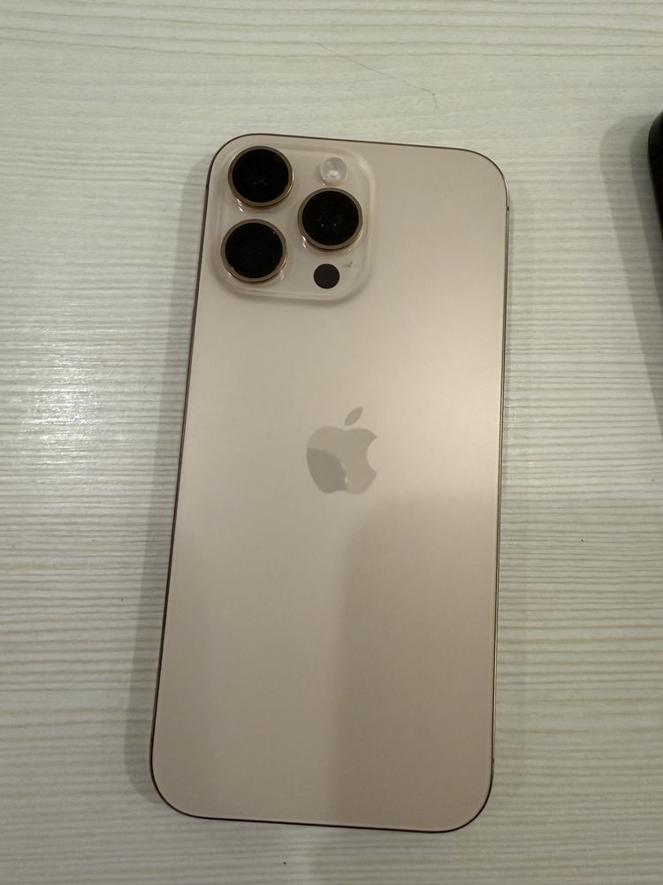 Iphone 16 pro Max екран дисплей корпус камера батарея запчастини