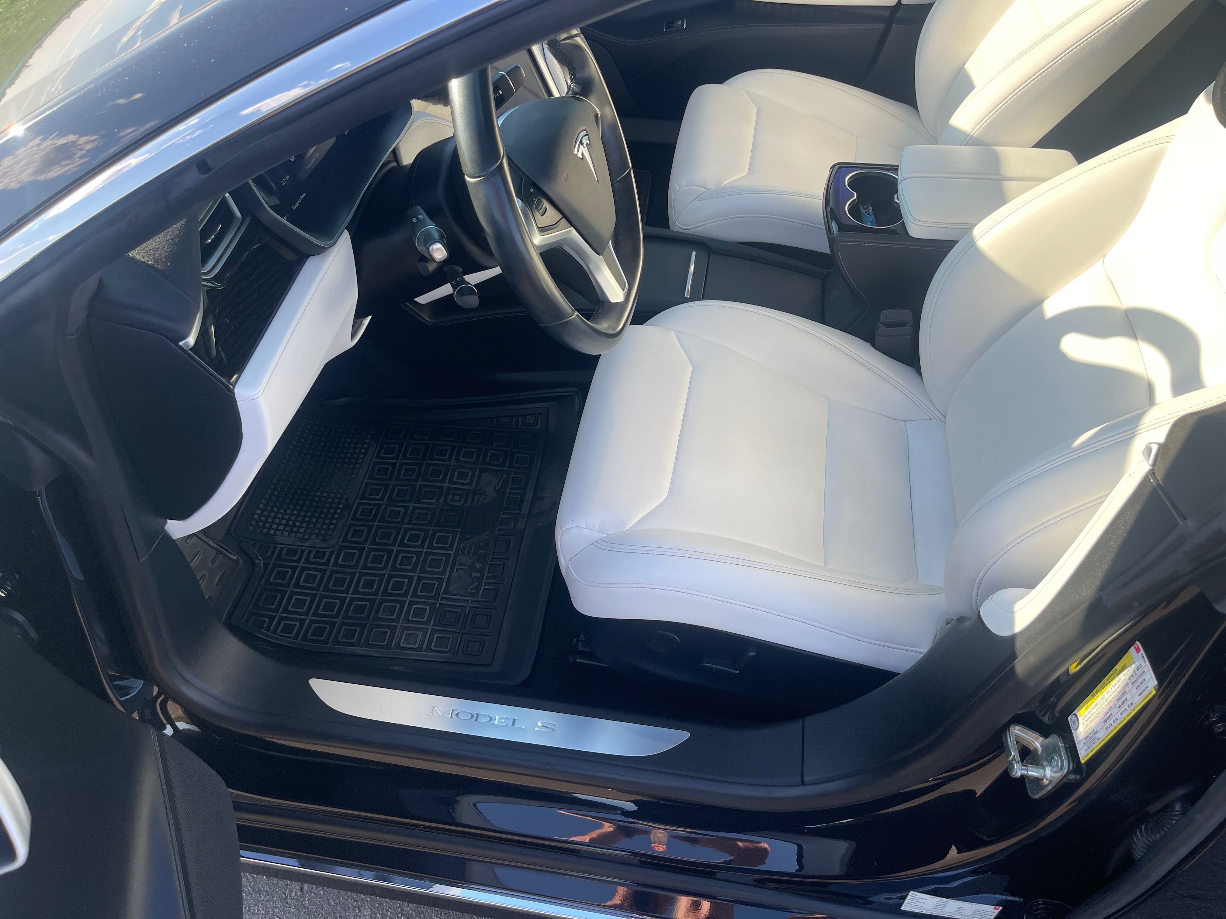 Авто Tesla s 75D