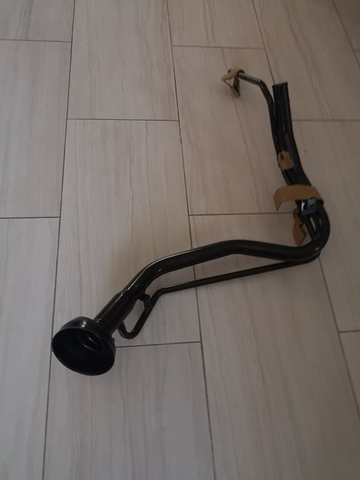 Заливна горловина Nissan