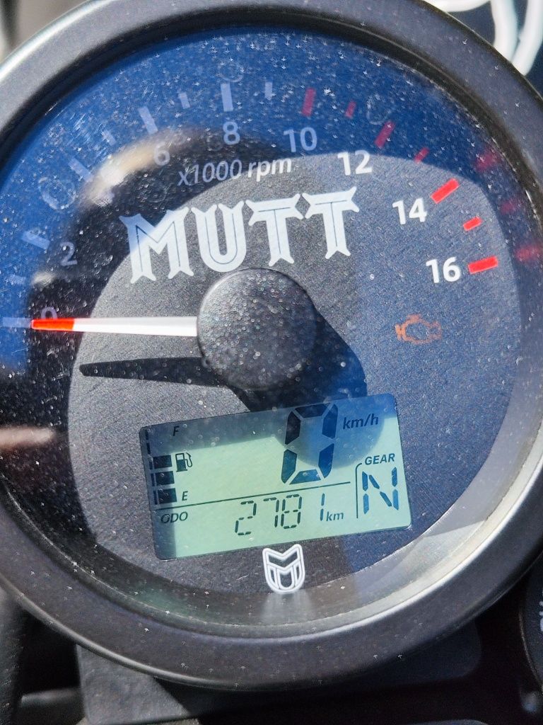 Mutt Mastiff 125cc com 2800km