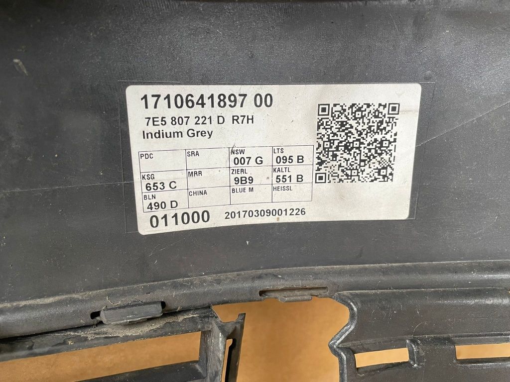 VW Transporter T6 Zderzak Przód