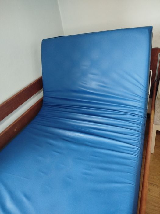 Vendo cama elétrica articulada