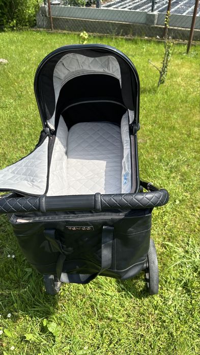 Wózek dziecięcy Venicci Tinum 2.0 Stylish Black gondola spacerówka