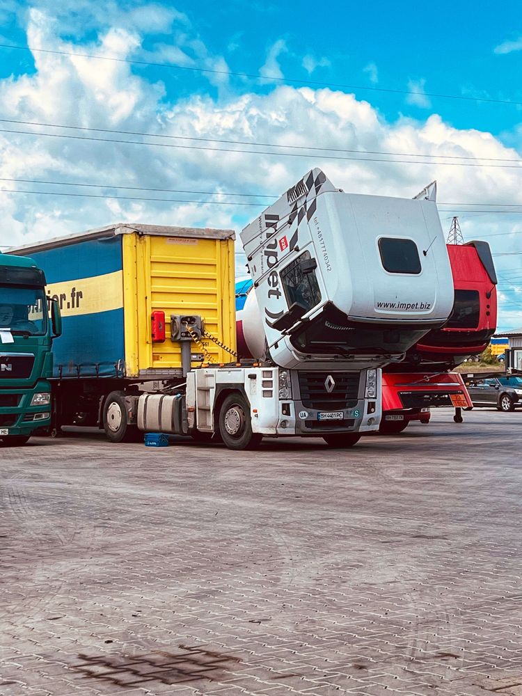 Продам Renault Magnum коплектом с полуприцепом fruehauf tx34 штора