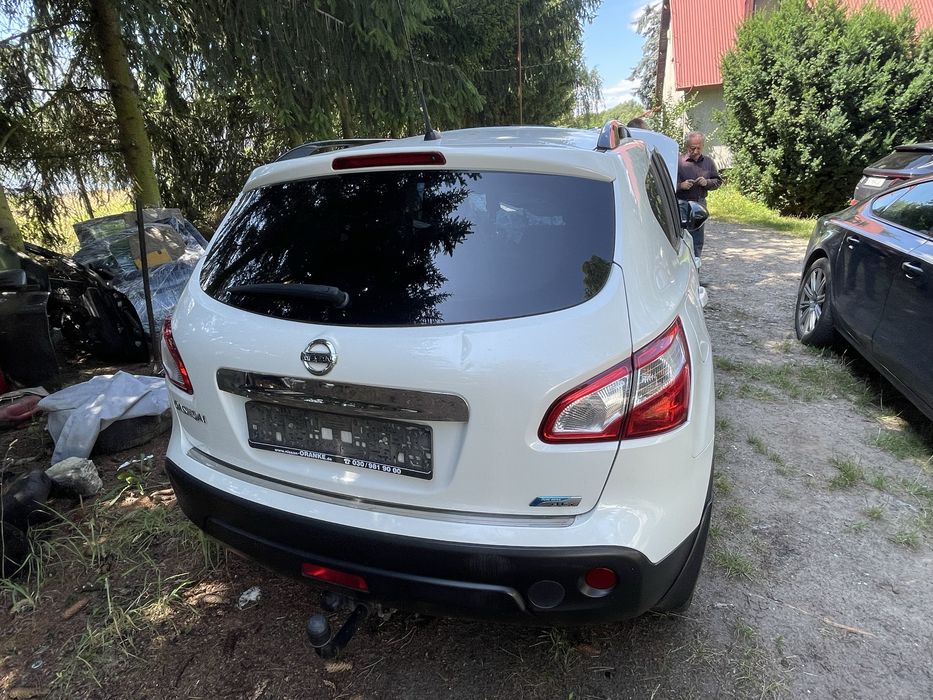 Nissan qashqai j10 lift zderzak tył tylny ładny w kolor QABG