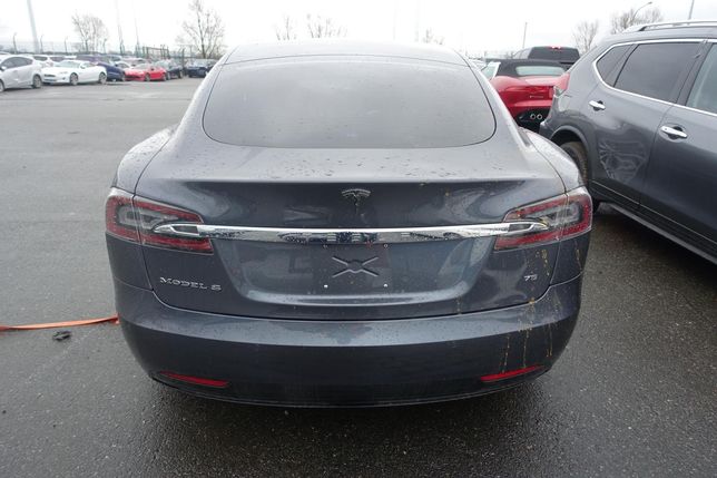 Tesla Model S restyle по запчастям