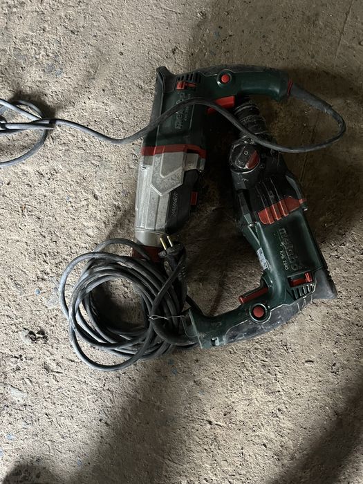 2 не рабочих перфоратора