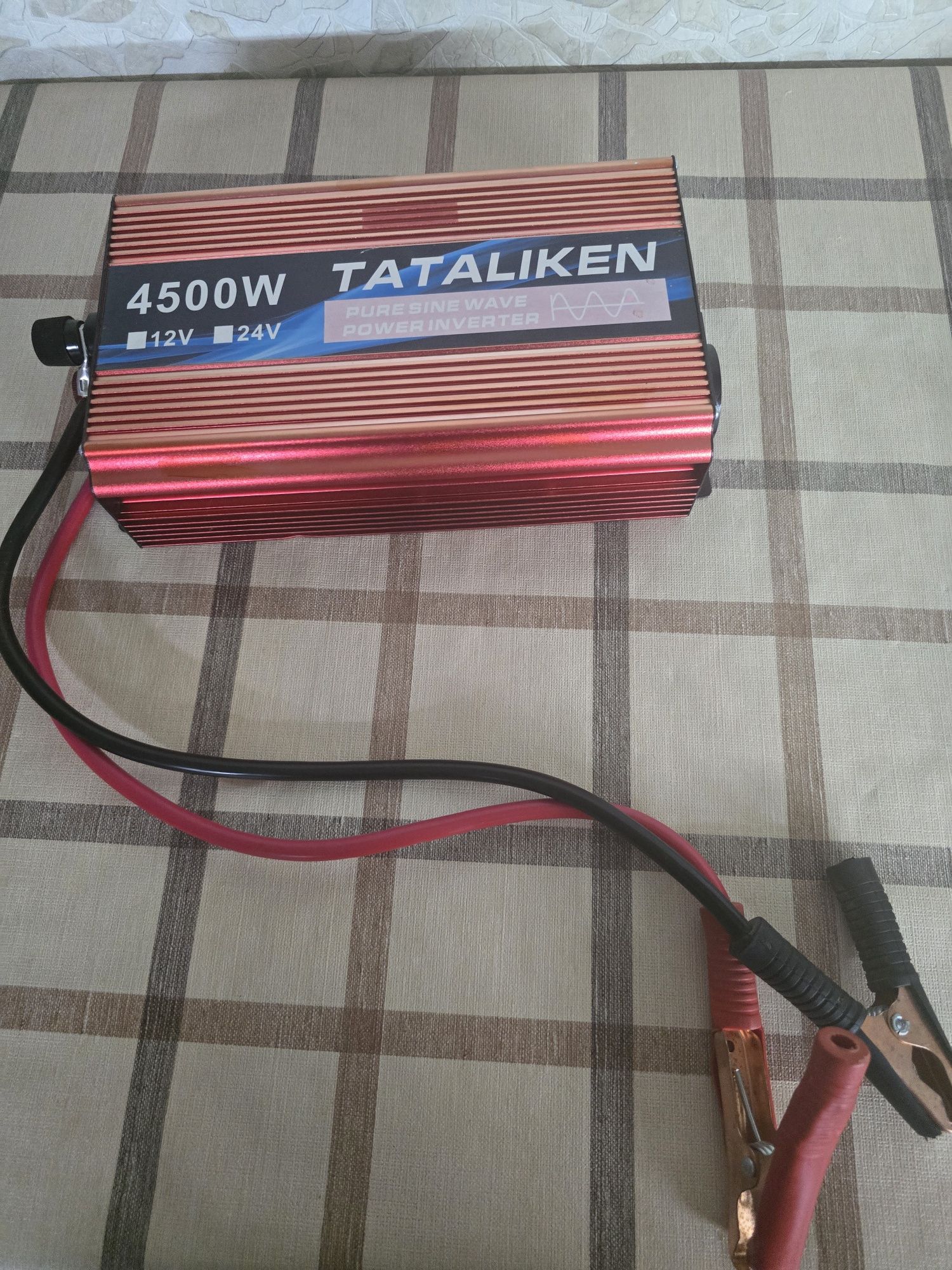Інвертор портативний Tataliken 12-220 4500 Вт Червоний