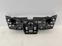 Renault Clio III 3 lift fl 09-12 stelaż wspornik wzmocnienie grilla