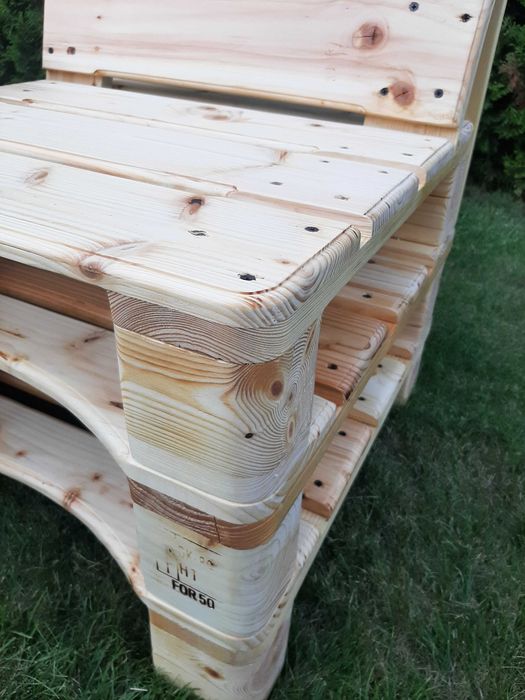 Stolik kawowy z krzesłami komplet z palet