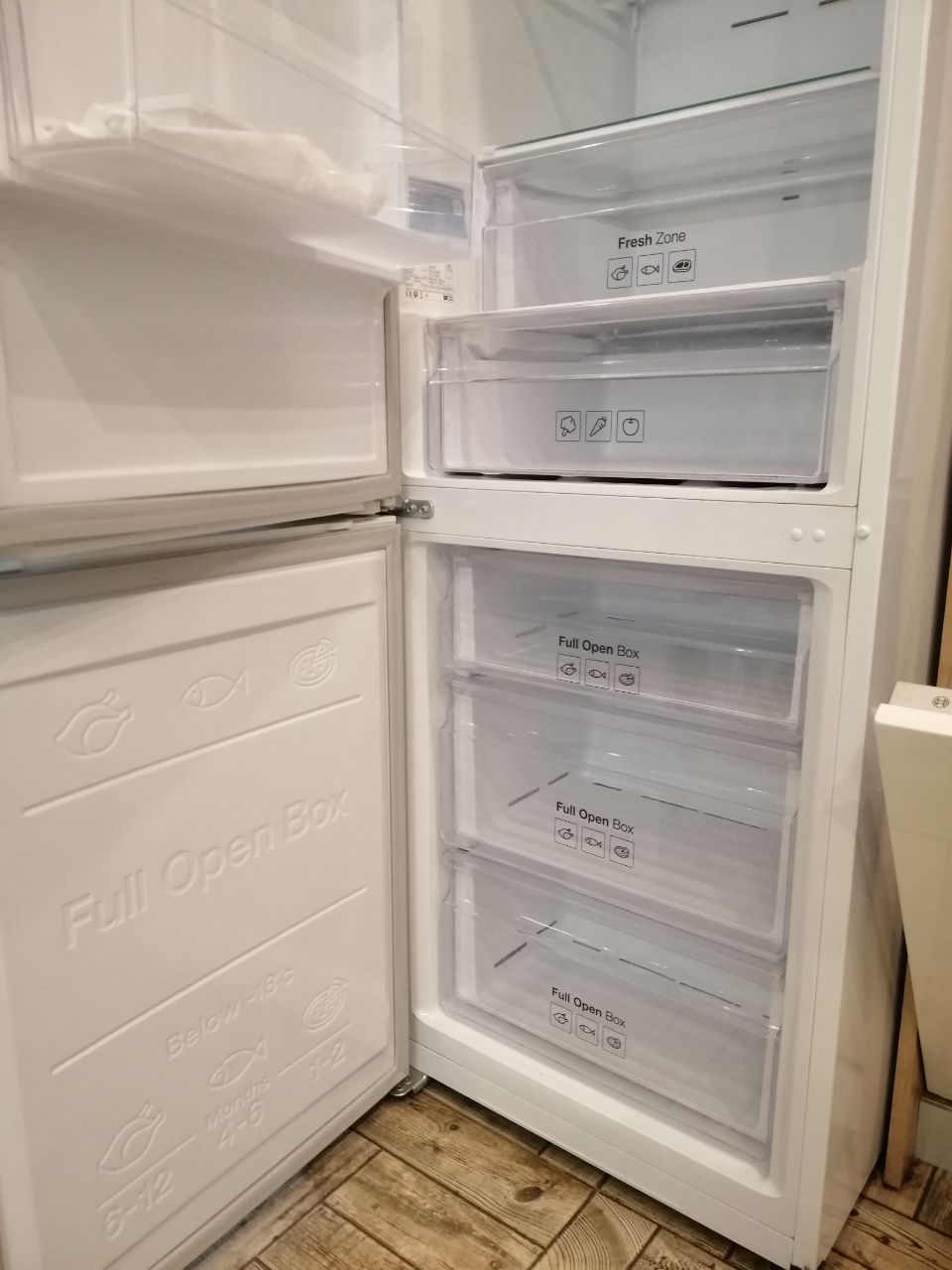 Холодильник Samsung RB37J5100WW высота 201 см в отличном состоянии