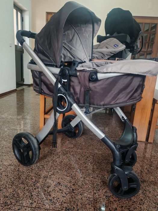 Carinho de bebé  trio da Chicco alcofa e ovo