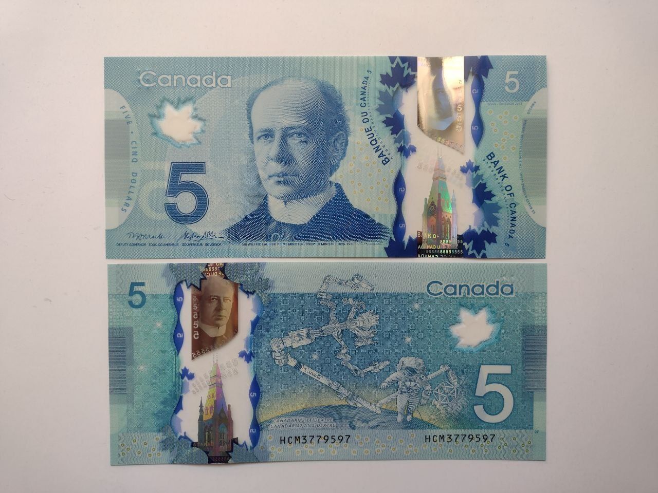 Продам 5 долларов, полимерную банкноту Канады, UNC