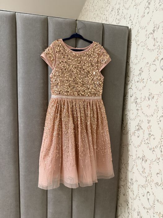 Нарядна сукня, плаття в паєтках