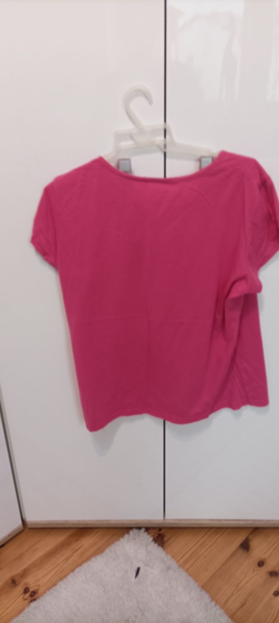 Różowa koszulka z krótkim rękawem rozmiar L