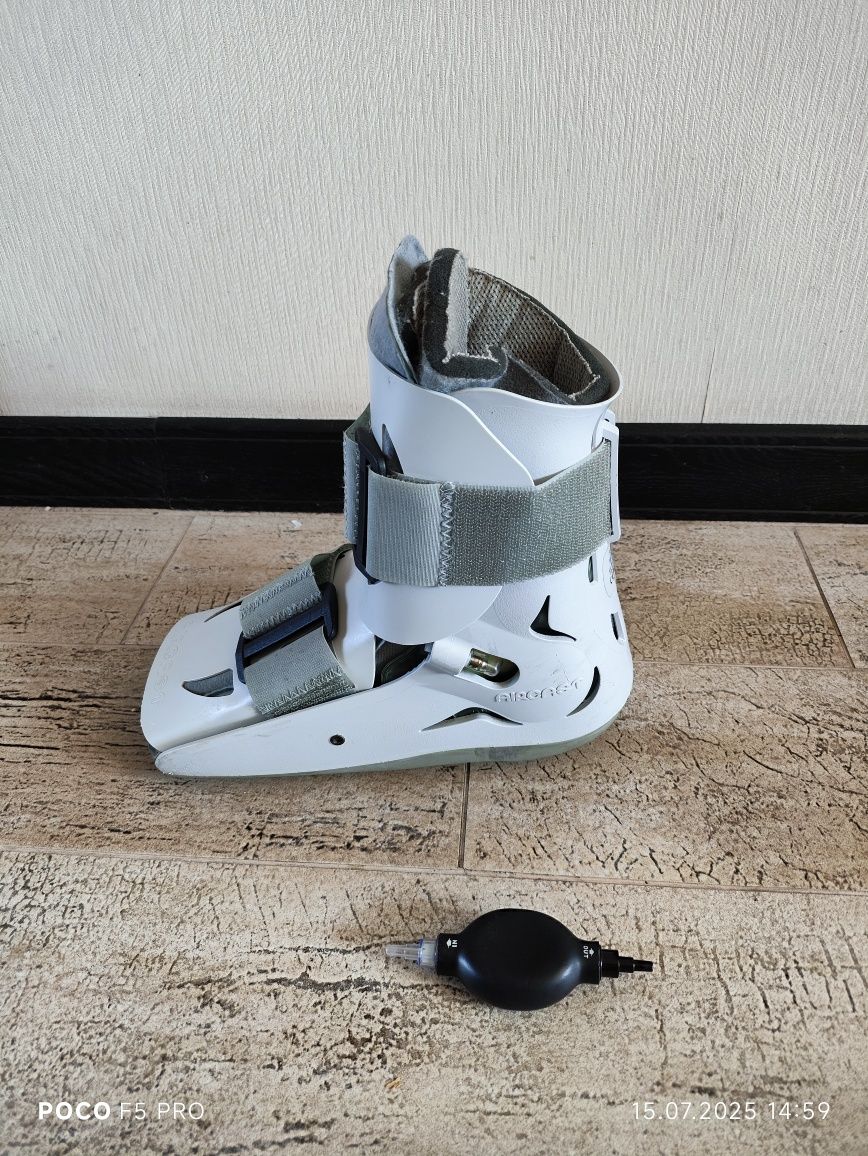 Ортез гомілковостопного суглоба Aircast Small 01A-S з пневмопідкачкою