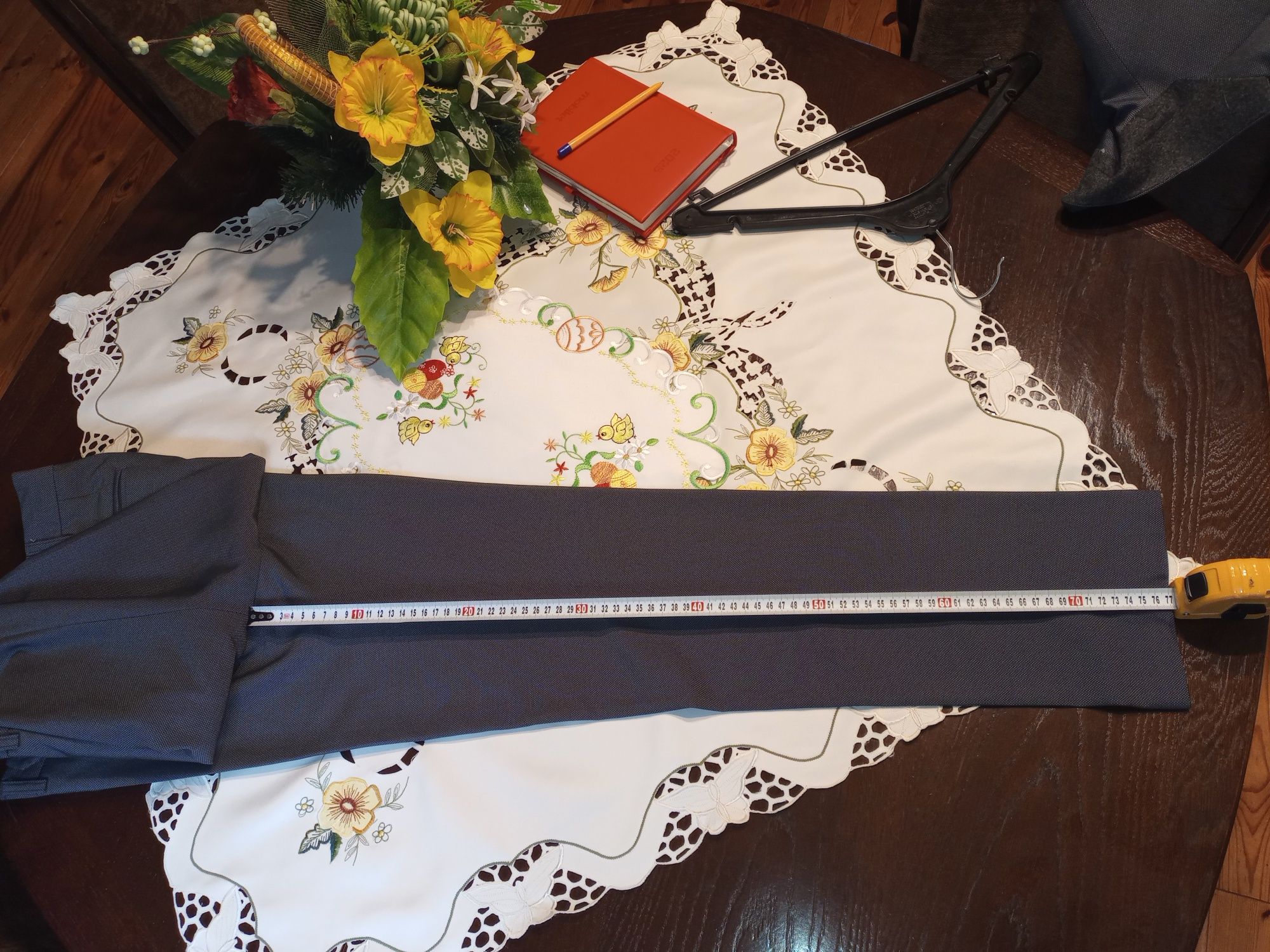 Garnitur EWTEX dla szczupłego mężczyzny na 170 cm wzrostu.