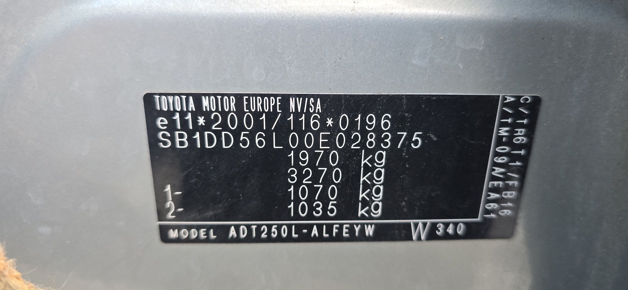 Drzwi  klapa 6T1 silnik 2.0 skrzynia biegów  Toyota Avensis T25 części