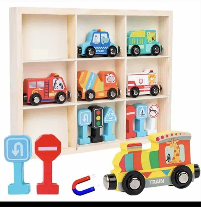 Zestaw drewnianych pojazdów, samochodów i znaków drogowych