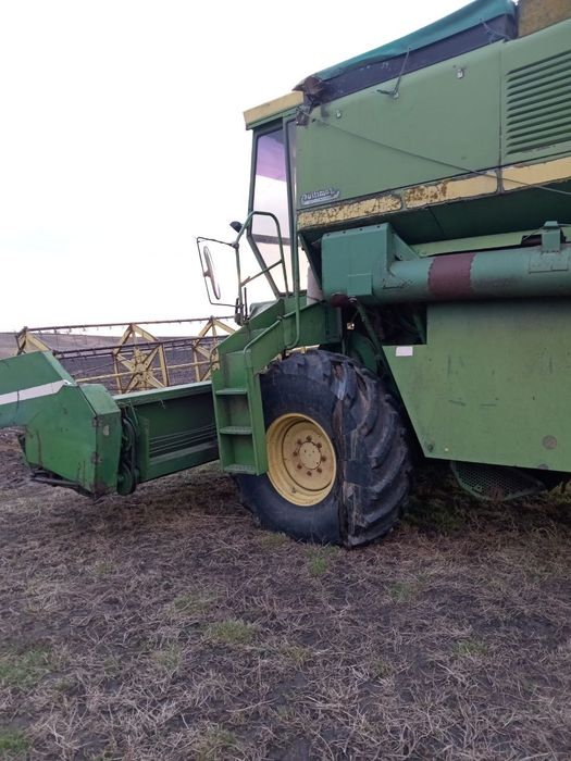 Комбайн зернозбиральний John Deere