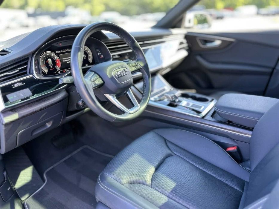 Audi Q8 quattro Premium Plus      2021