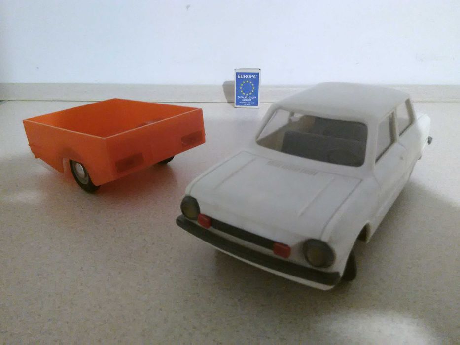 stara zabawka PRL ZAZ ZAPOROŻEC + przyczepa 1:18 ZSRR USRR zabytek czz