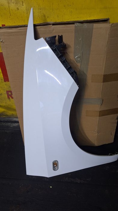 Błotnik prawy Seat Ibiza 4 6J 08-16 kolor LB9A