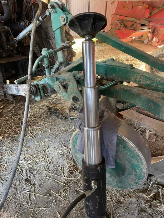 Гідроциліндр для причепа