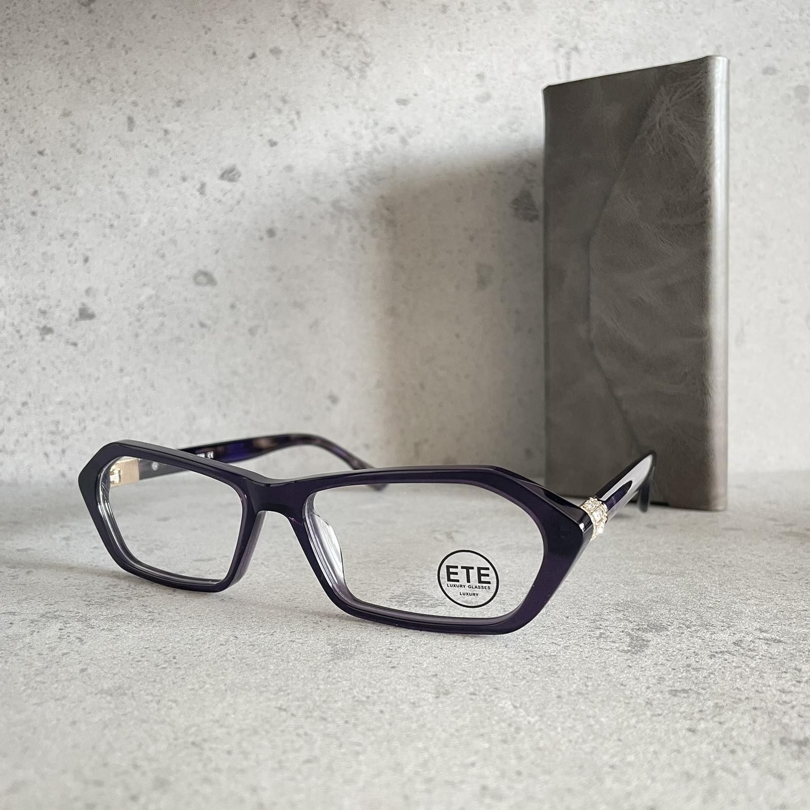 Oprawki okularowe najwyższej jakości, materiał: Acetate.unisex.