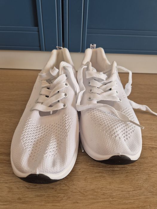 Nowe białe adidasy rozmiar 39