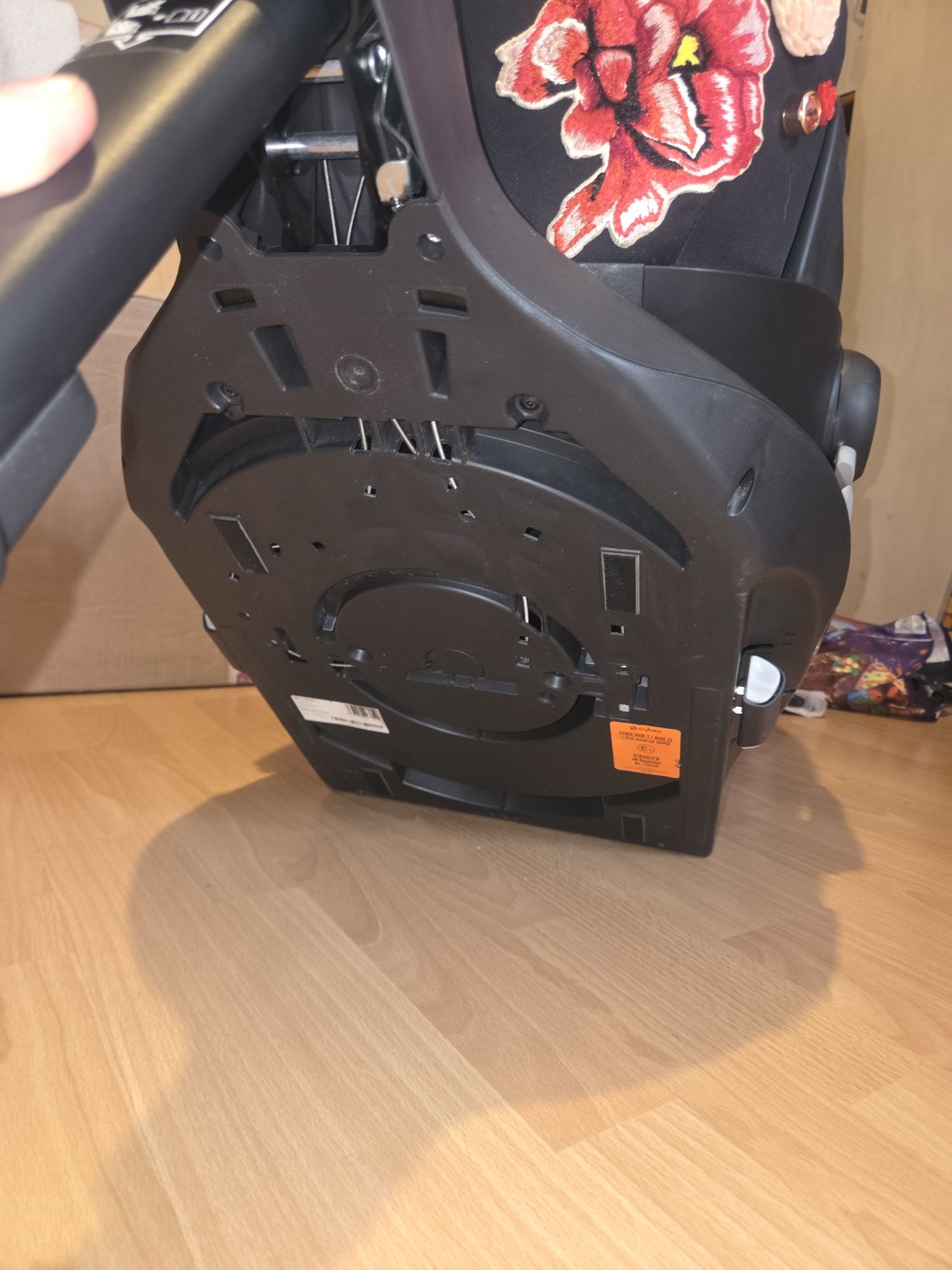 Cybex Cloud Z2 Spring Blossom + Baza T ISOFIX kwiatki Jak nowy pudełka
