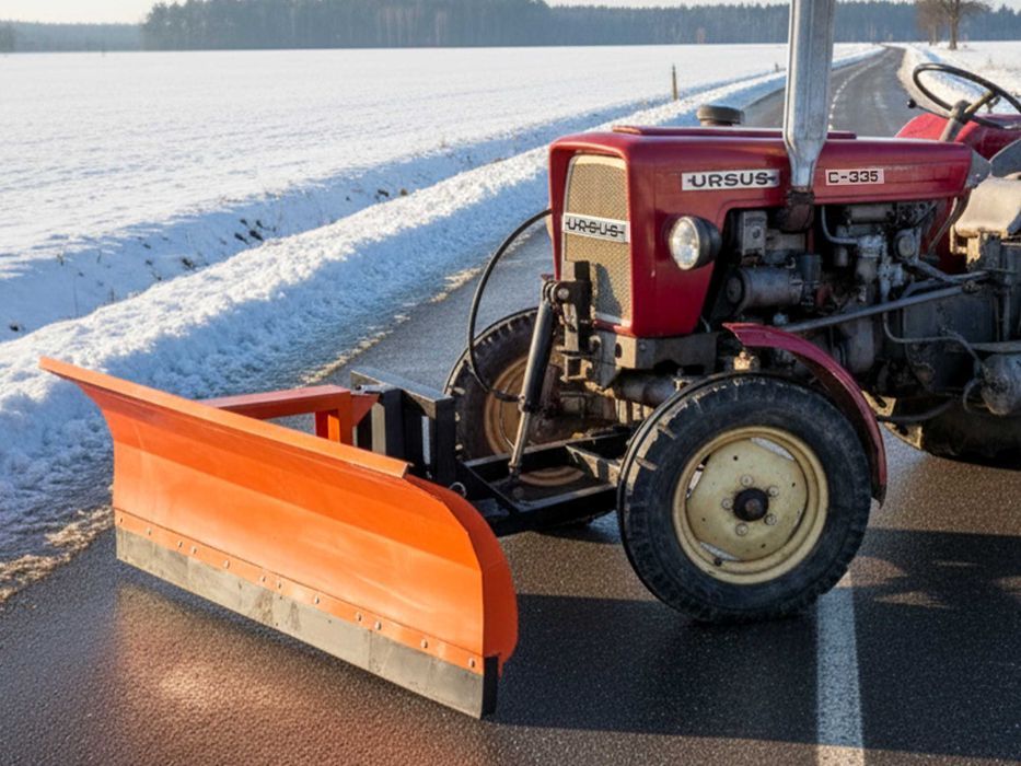 Pług na przód ciągnika C-330 C-360 – pług do śniegu odśnieżania spych