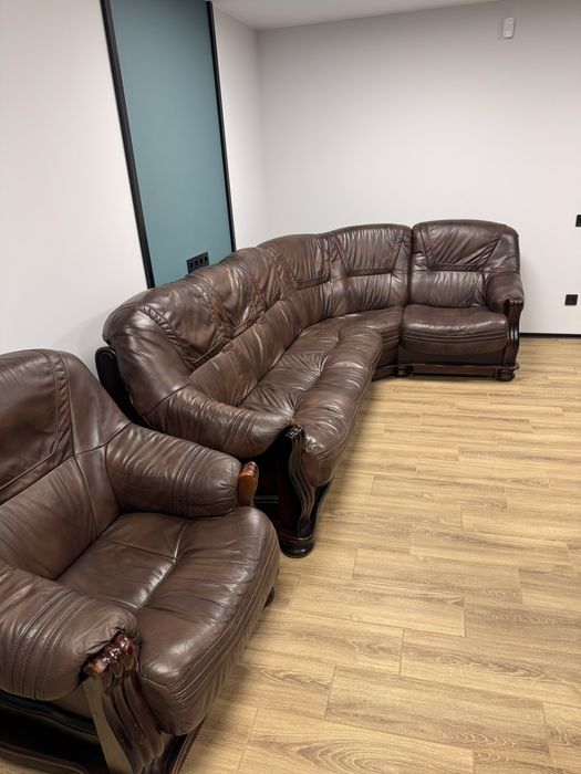 Класичний диван + крісло (деревʼяний каркас), Італія