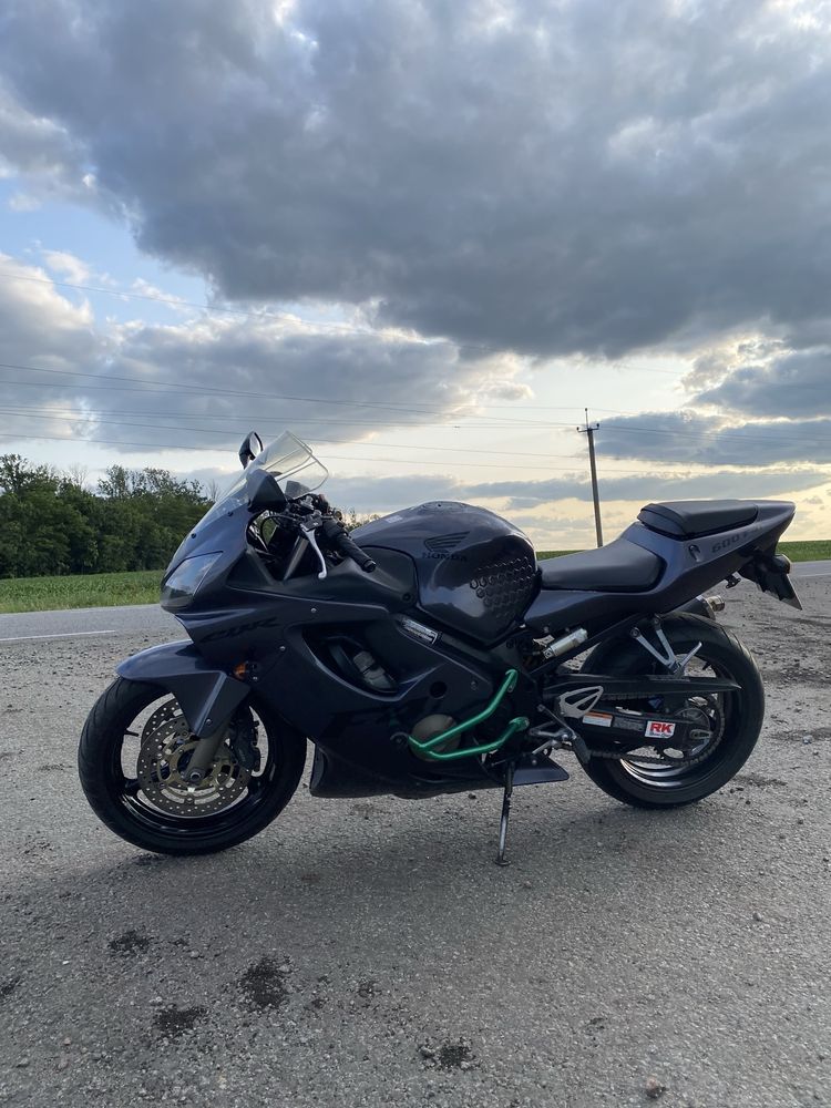 Продам Honda CBR 600 F4i
