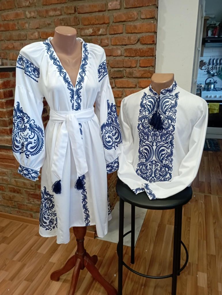 Вишиті сукні пари