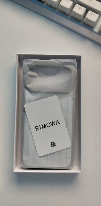 rimowa case dla iphone 17 pro max