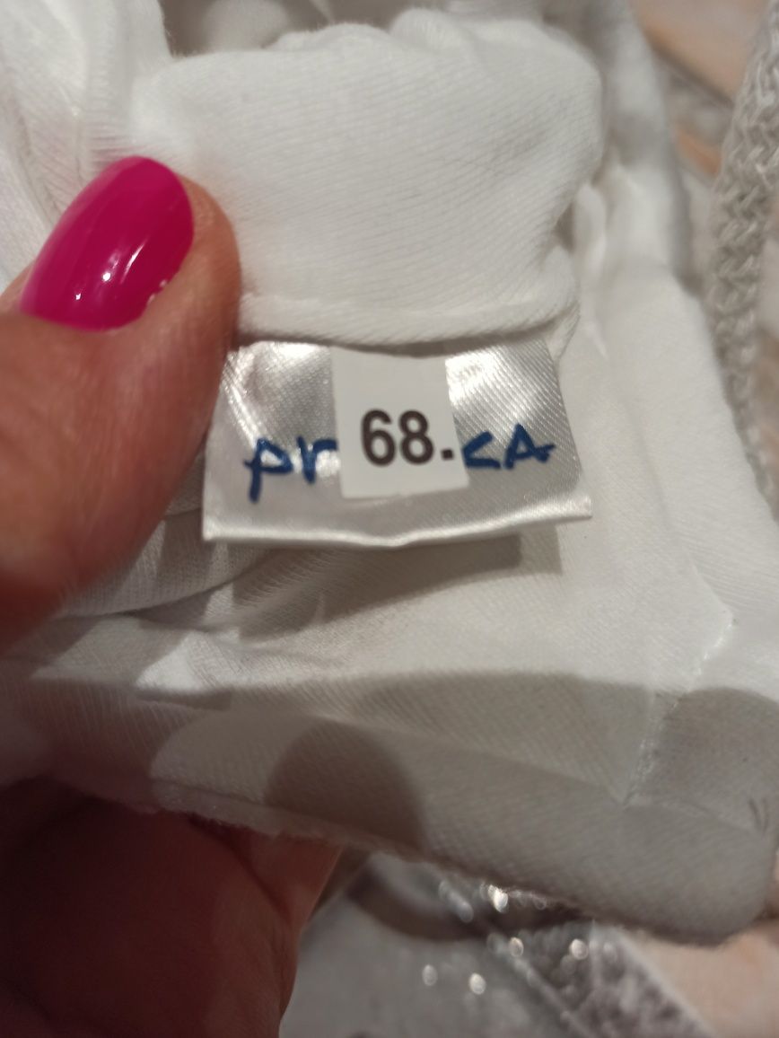 Czapeczka, czapka biała z daszkiem, zimowa - rozmiar 68