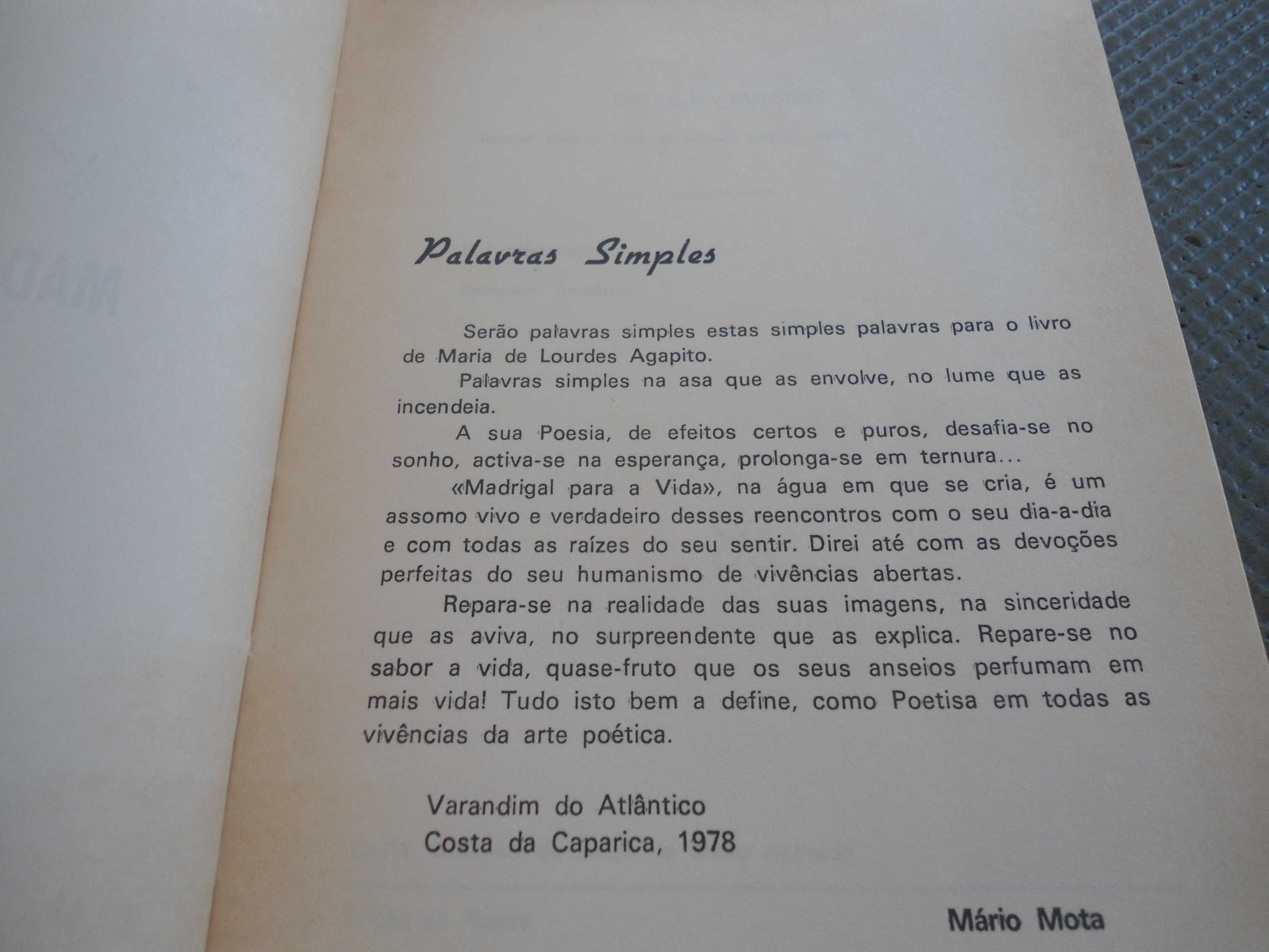 Madrigal para a vida (poemas) de Mª de Lourdes  Agapito (1979)