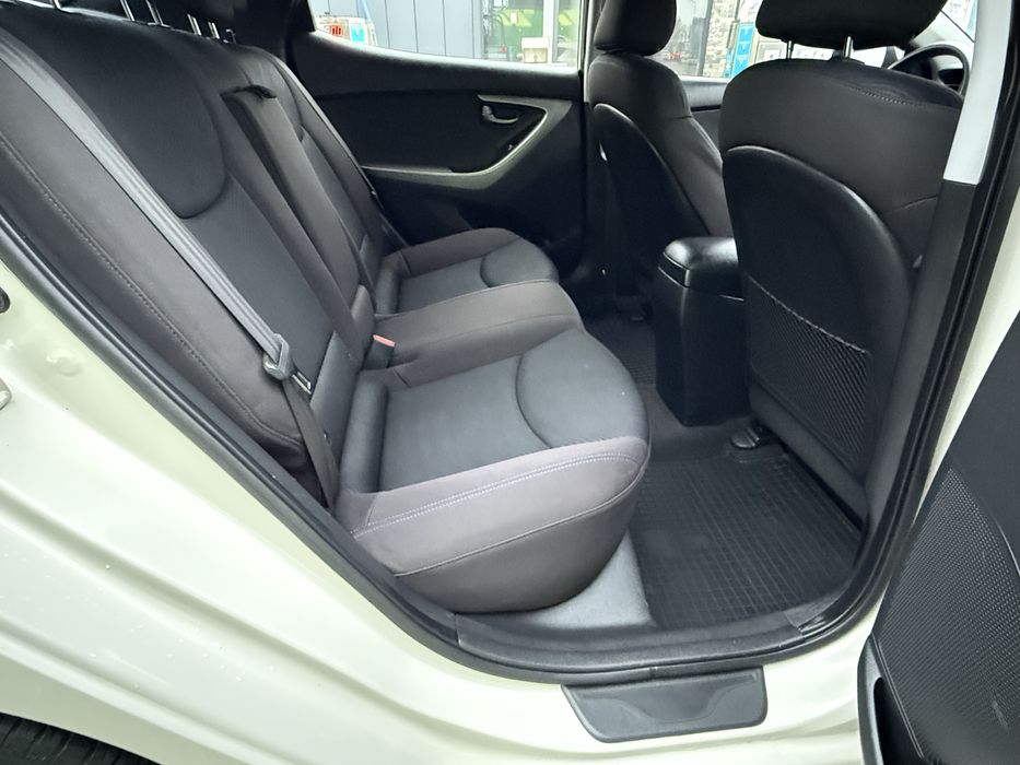 Hyunbai Elantra офіційна