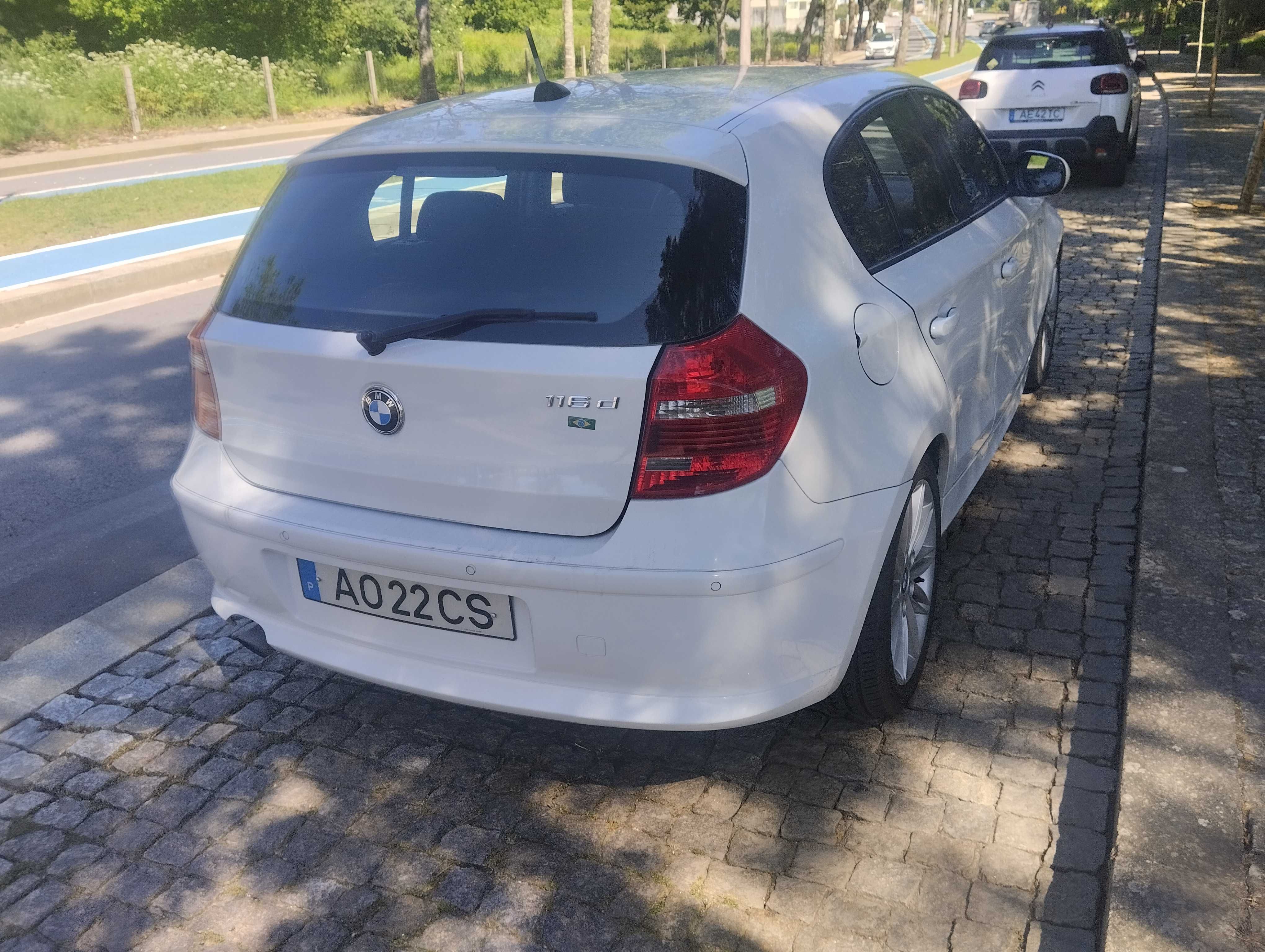 Vendo minha BMW 2011 muito conservada