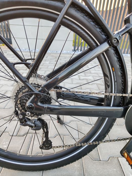 Giant Explore 2 sta 2023  rama S jak nowy