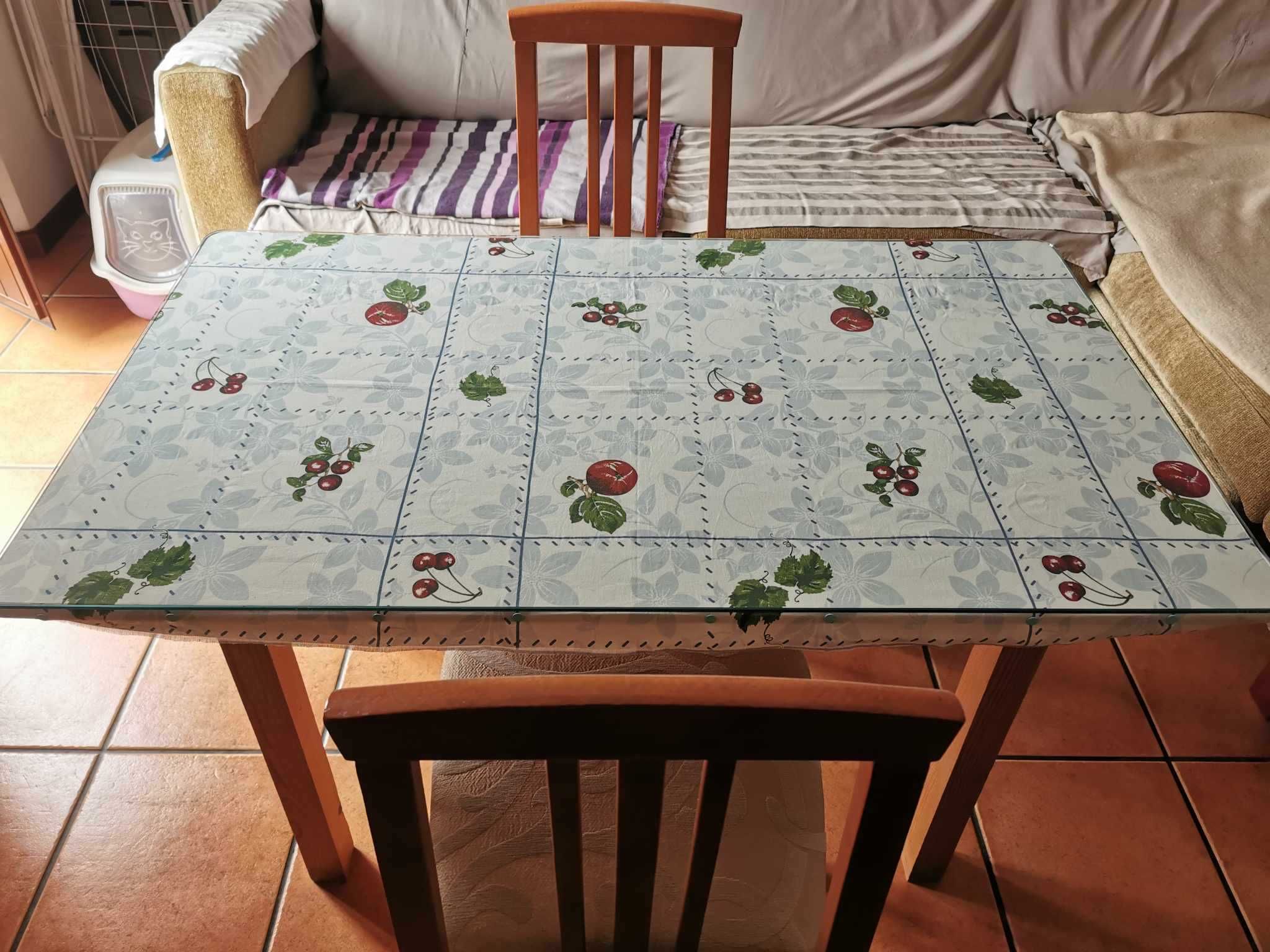 Mesa de cozinha com tampo de vidro