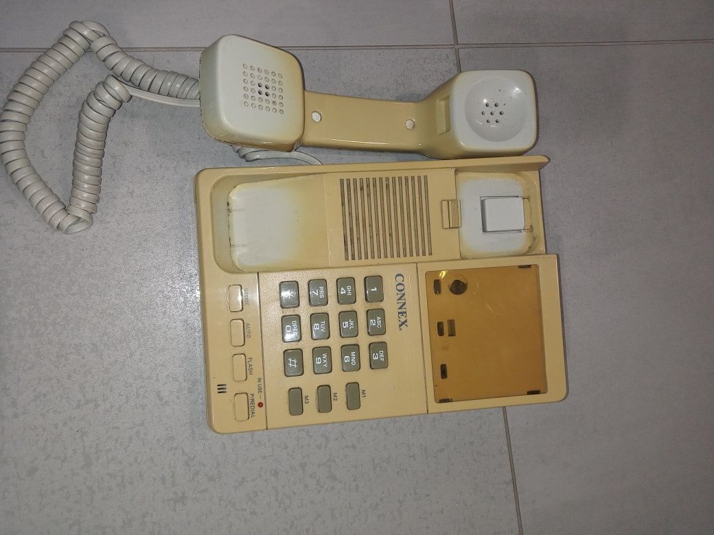 Telefon stacjonarny CONNEX model BT - 930 PRL