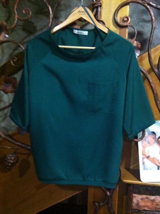 Блуза из зеленого атласа PULL&BEAR