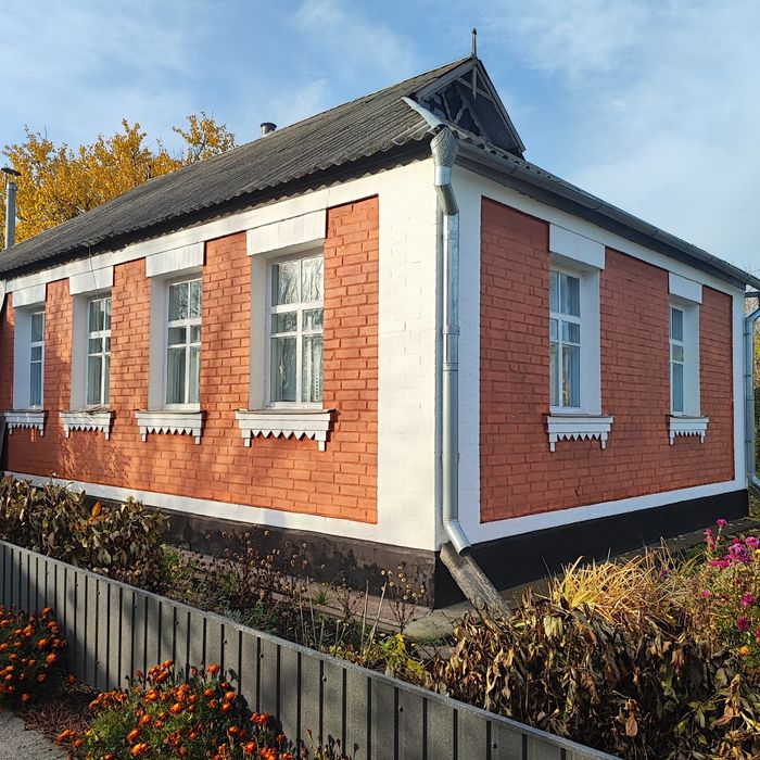 Продам будинок в селі Савинці Білоцерківського району.