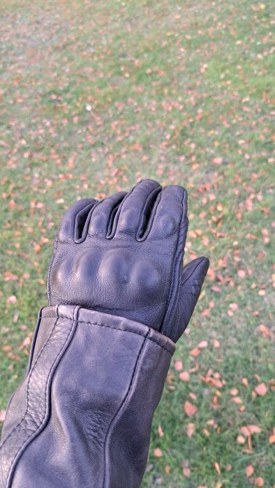 Kurtka rękawice gogle kask