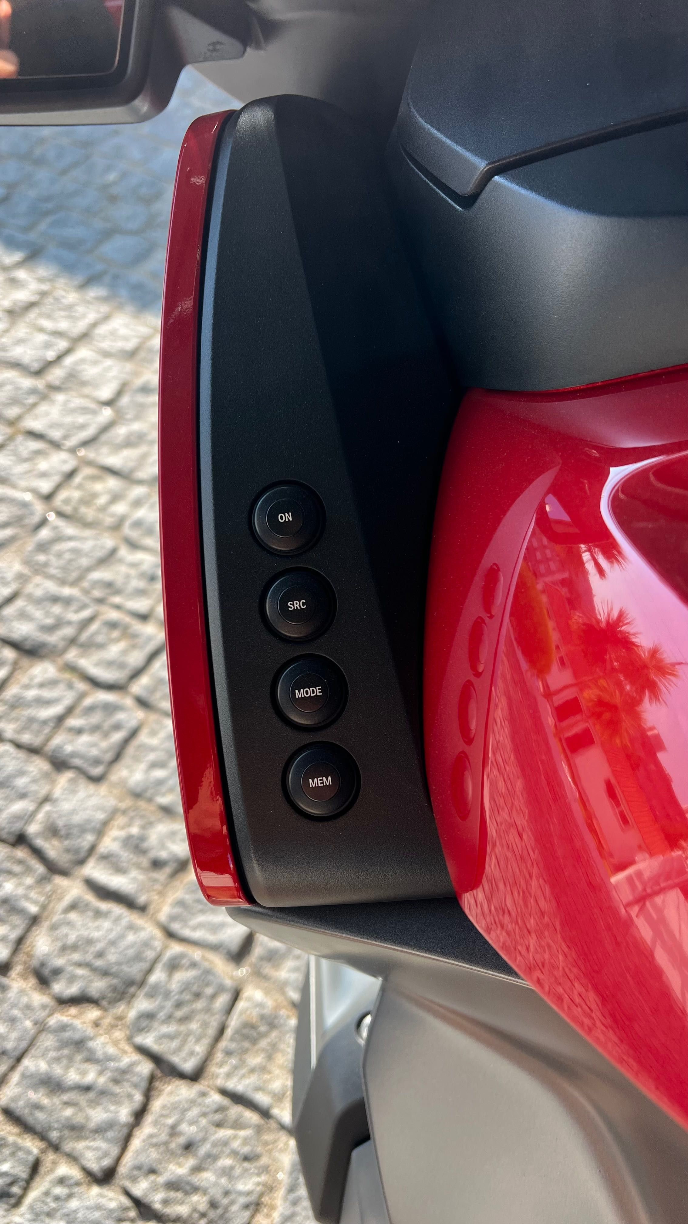 BMW R 1250 RT — Potência Touring com Luxo e Tecnologia!